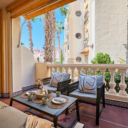 Classic Mediterranean Style - By Welcomely Τορεβιέχα