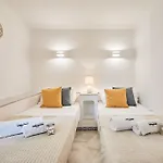 Mediterranean Style - By Welcomely Τορεβιέχα